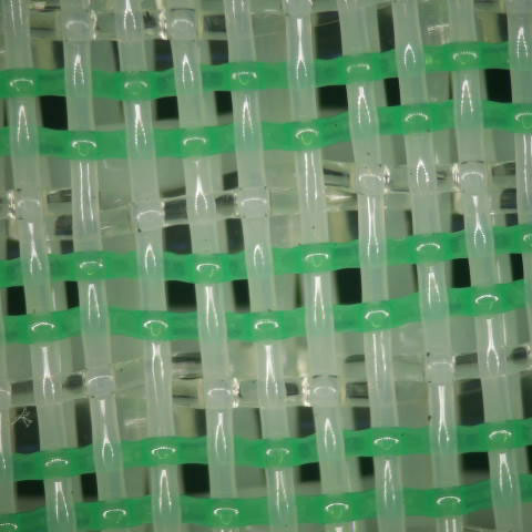 How does the single layer, single weft construction of this fabric contribute to its performance compared to other types of forming fabrics?